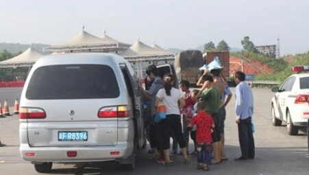 高速公路上七座和八座的面包车收费是怎样的-