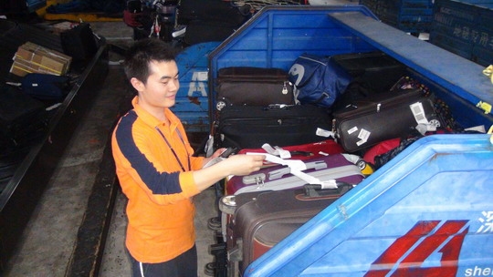 在深圳机场做行李分拣员累吗?-快递分拣员工作