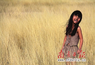 不一样的精彩来自默默付出,找一个作文素材!