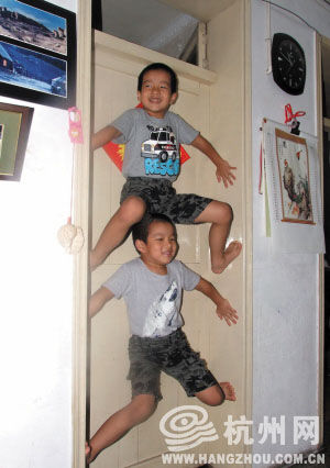 一条最近热闹的新闻2、300字左右,再加点自己