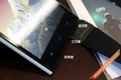 我小米3才买一个月,到现在屏幕有时候好卡,触