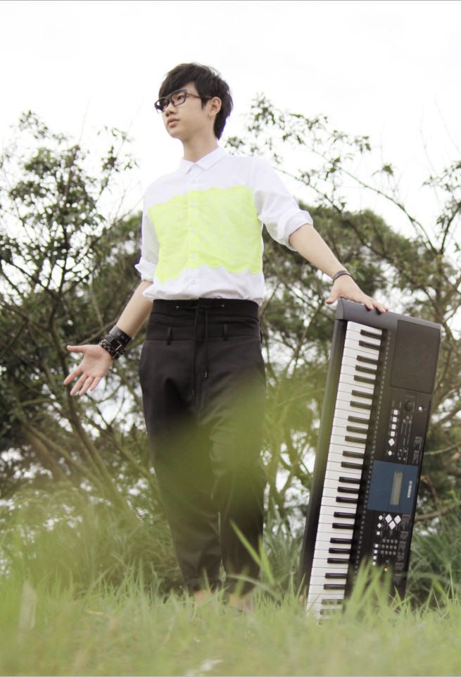 汪苏泷拍摄《第一首情歌》微电影 不分昼夜赶