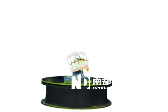 莫文蔚20周年展览直击 全裸唱片海报展出