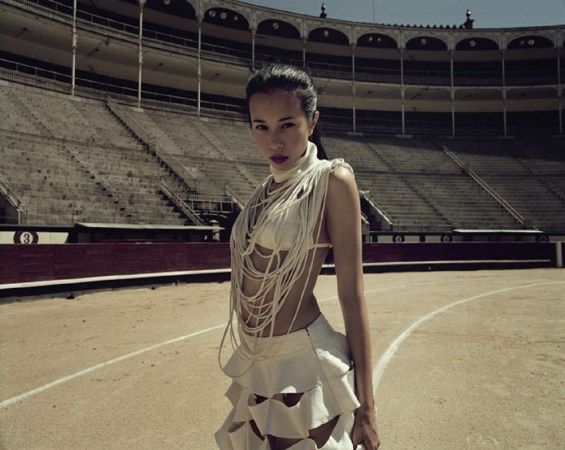 莫文蔚新歌《娘娘驾到》首播 将发20年纪念专