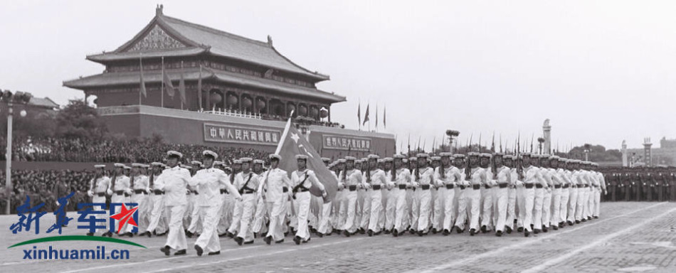 1954-1959国庆阅兵旧照曝光:59坦克歼5战机亮相_河北频道_凤凰网