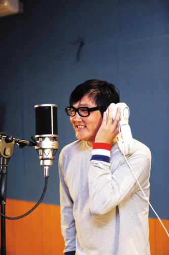 孙楠感恩节回家：陪老爸打麻将 和同学踢足球