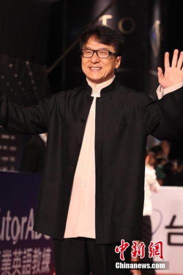 成龙向福建捐古建筑原因：当地对老房保护得非常好