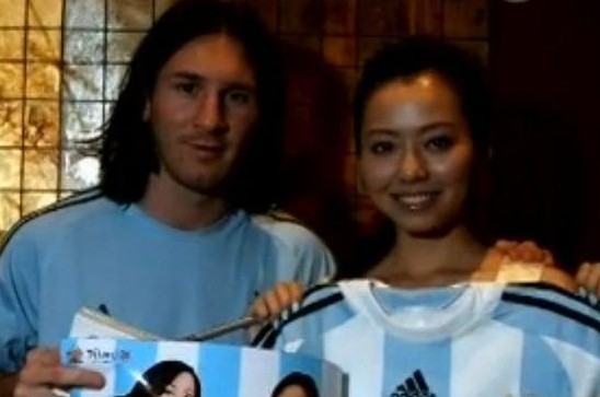 张靓颖献唱中超主题曲goal 写歌词灵感来自梅