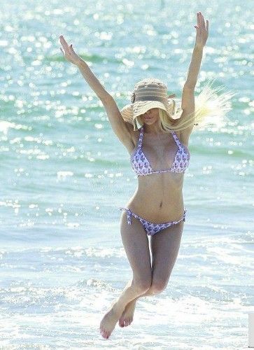 18岁假胸<em>嫩模秀</em>世界波_时尚频道_凤凰网