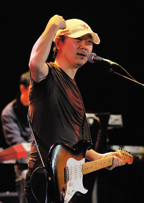  崔健 上春晚打怀旧牌 中国摇滚依然在路上_江苏