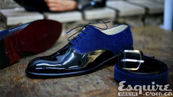 鞋子怎么保养用什么油 re_5567cac66dd39.jpg