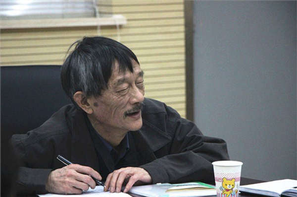 <em>中科院院士</em>光脚穿布鞋做报告<em>照片</em>走红_宁波频