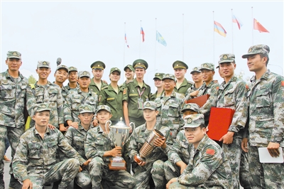 俄罗斯坦克两项国际竞赛闭幕 中国队获团体第三