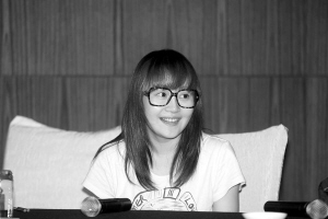 徐海星现身自辩\背景干净\