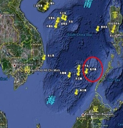 中国海军1护卫舰在南沙半月礁意外搁浅