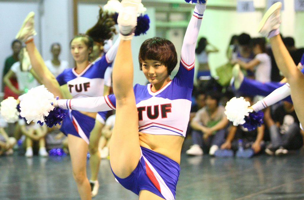 高清:2012天津大运会啦啦操大学生们火热演练