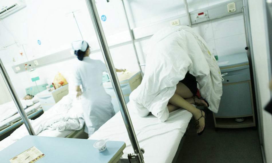 杭州保时捷肇事 3女弃车逃离图片