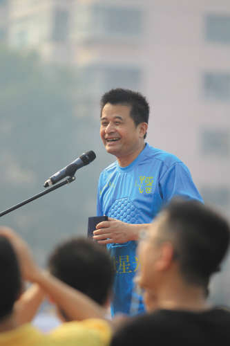毕福剑获聘为大连交通大学客座教授