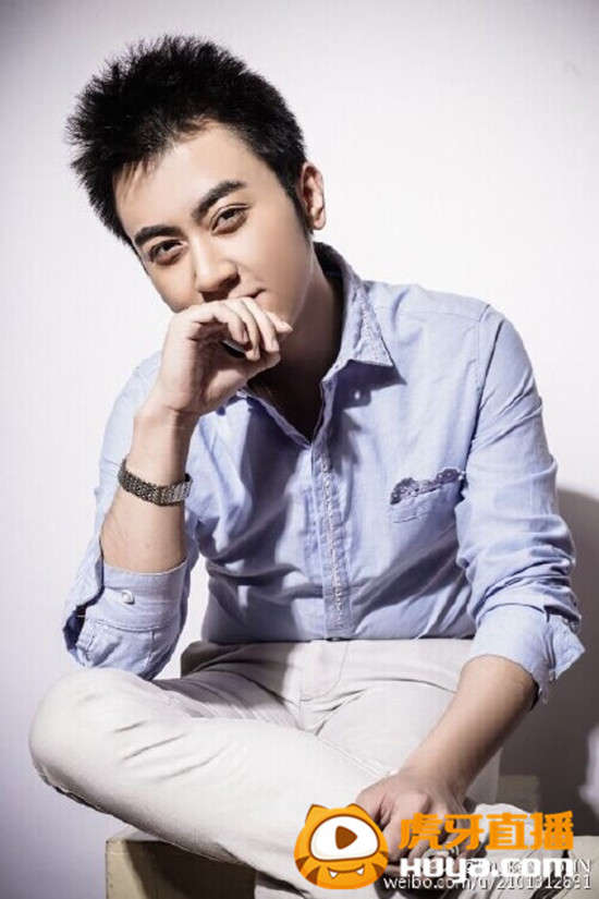 虎牙主播蛇哥CoLiN 电竞冠希高颜值