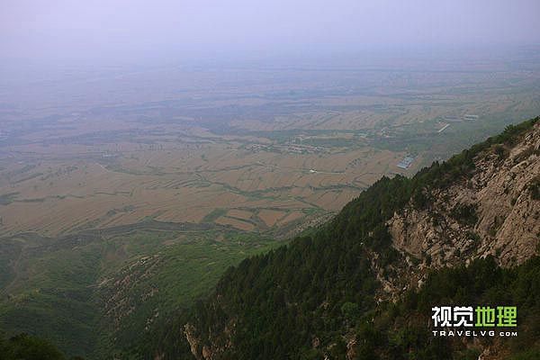 绵山平地而起