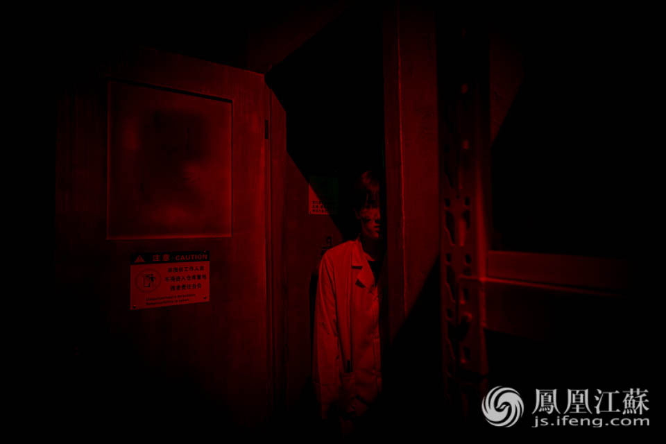 恐怖医院里的美女NPC:我的工作就是扮鬼来