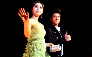 [高清]釜山电影节开幕 范冰冰王力宏携手走红毯