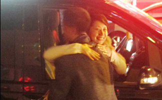 [偷拍]海清与神秘男前后脚进旅馆 门前相拥