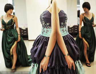 一周精选：环球小姐镜前试装