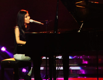 曲婉婷助阵《花儿朵朵》 