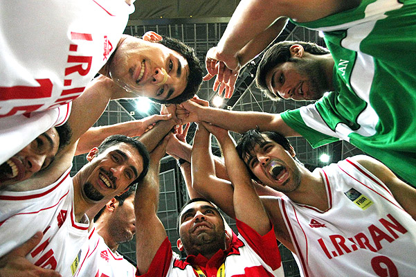 匹克冠军定律助力伊朗力克日本问鼎男篮亚洲杯