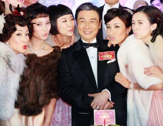 TVB舞会：刘松仁携众女星亮相