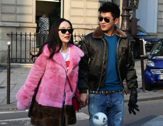 霍思燕牵“姐弟恋”男友逛街被拍