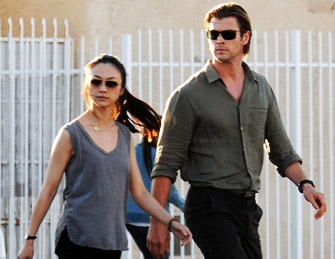 汤唯与“雷神”克里斯亮相片场