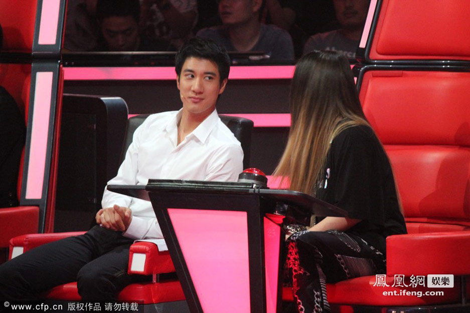 《好声音》<em>张惠妹</em>考核专场:与<em>王力宏</em>频频落泪