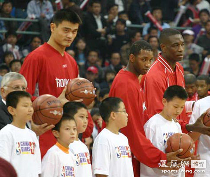 nba比赛现场_nba一场比赛收入(2)