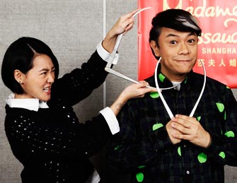 小S蔡康永为新蜡像量身搞怪不断