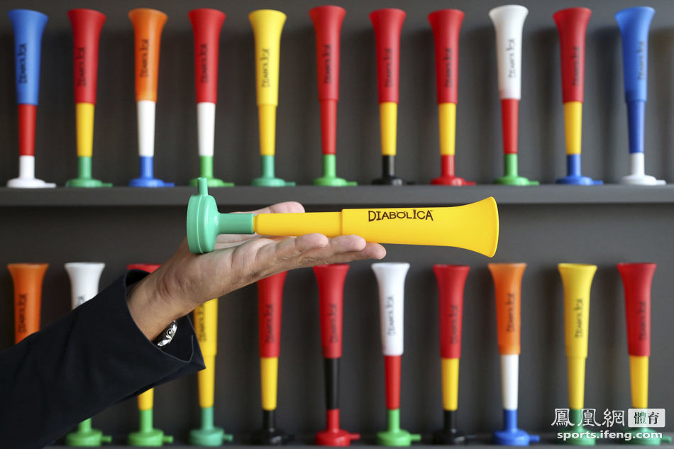 比“呜呜祖拉”声音更尖 世界杯助威神器出世_体育频道_凤凰网