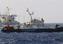 中国渔船堵截越南炮艇