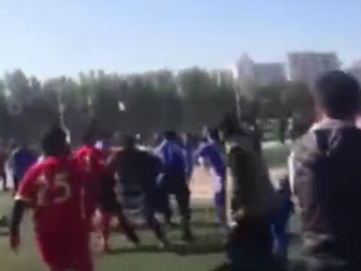中国业余足球联赛爆70人群殴 多人被打伤入院