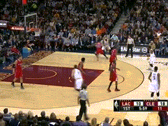 nba每日一囧:美女裁判遭袭胸 考辛斯委屈得要哭