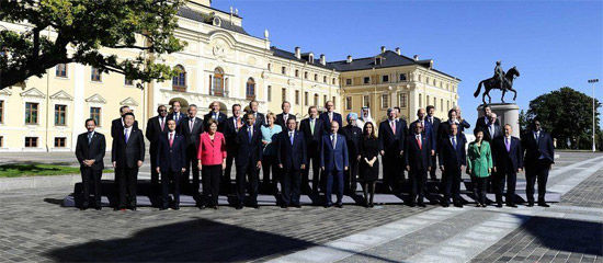 G20峰会闭幕 与会各国领导人拍大合照