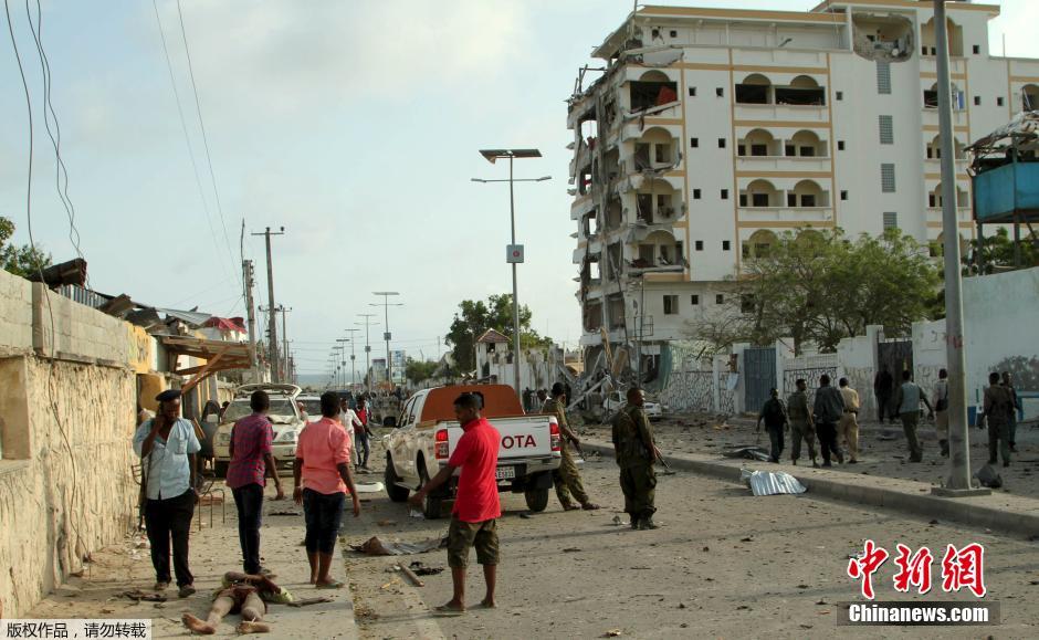 中国驻索马里大使馆所在地遭炸弹袭击 数十人伤亡