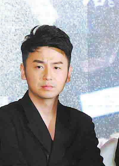 《黄金大劫案》主创首次集体亮相 宁浩“点牙成金”_娱乐频道_凤凰网