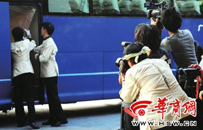 我们班的狗仔队_狗仔队收入