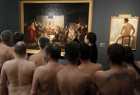  “裸男美术展”吸引来的男性参观者远多于女性参观者