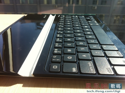 iPad3最佳搭档:罗技超薄带键盘屏保盖体验