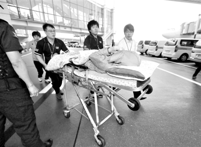 美国法医称1名<em>韩亚空难遇难女孩</em>可能在跑道上