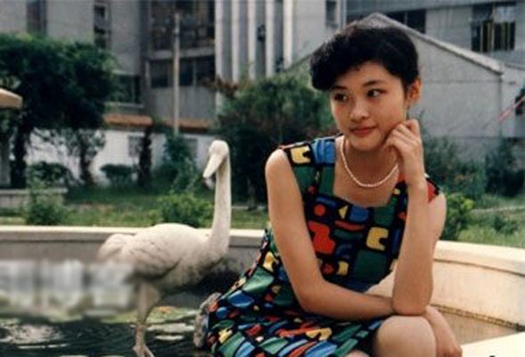 央视主播周涛17年前清纯照曝光(图)