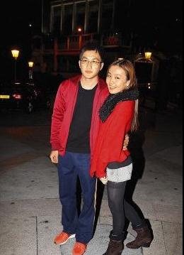 刘谦旧爱交新欢 高调庆祝恋爱一周年(图)