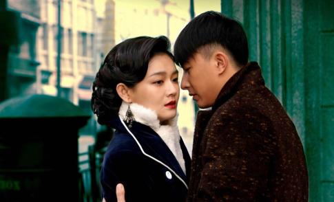 大S拍吻戏汪小菲隔壁监听 醋意大发回家索吻_